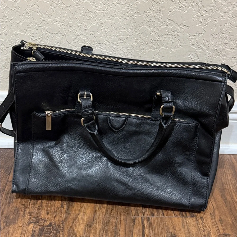 Zara Black Leather Bag used in good condition need